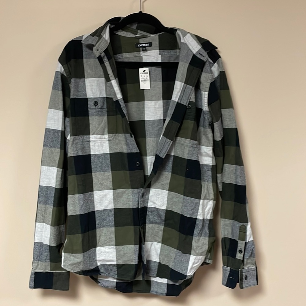 NWT. Green Express Flannel